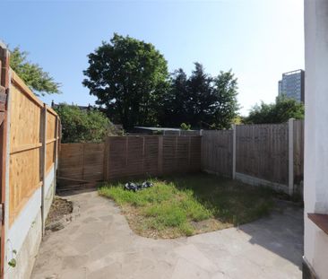 Wimborne Road, Southend-On-Sea - Photo 6