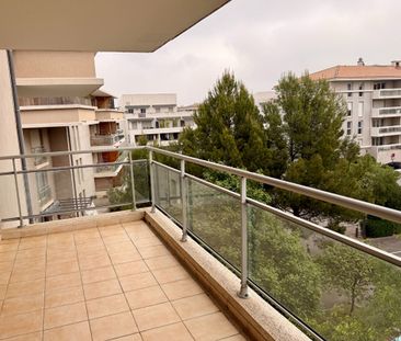 Appartement T2 dans résidence sécurisée avec garage - Photo 4