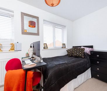 2 bedroom end of terrace house to rent - Photo 2