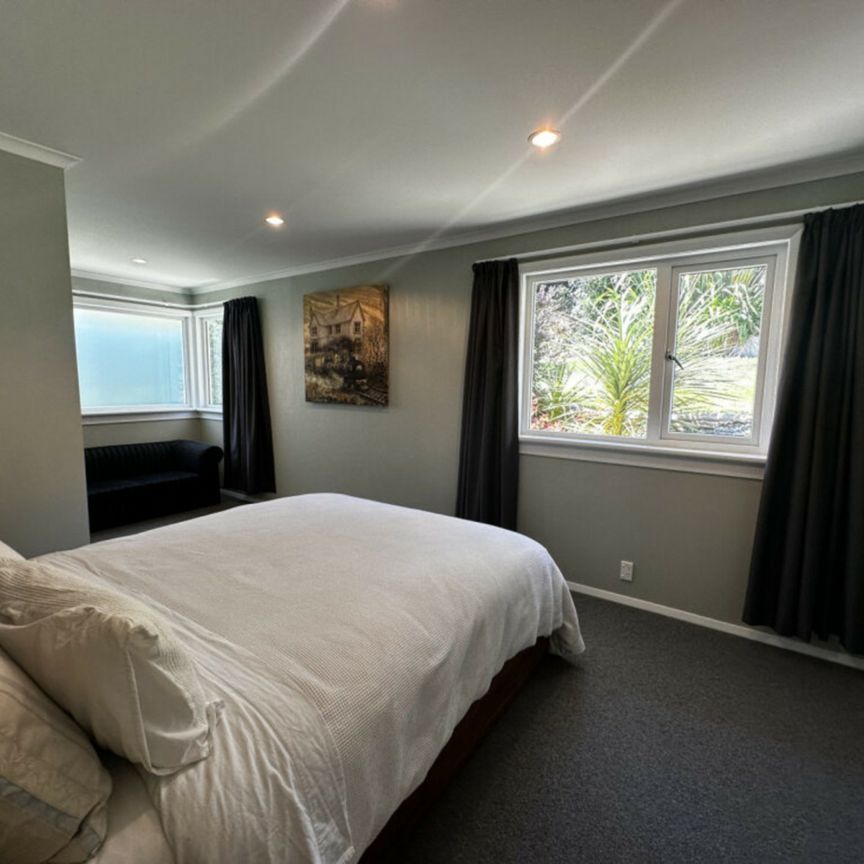 Immaculate inside and out! - Photo 1