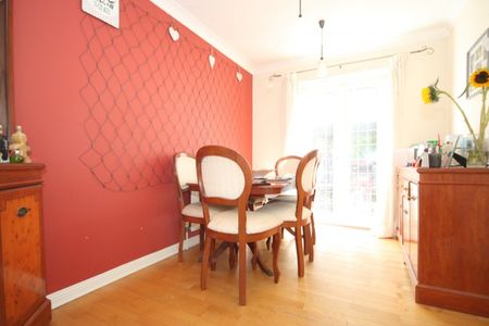 Knaphill, Woking - Photo 2