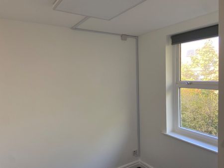 Studio Flat, Millstream Close, N13 - Photo 2