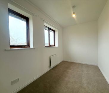 2 bedroom end of terrace house to rent - Photo 5