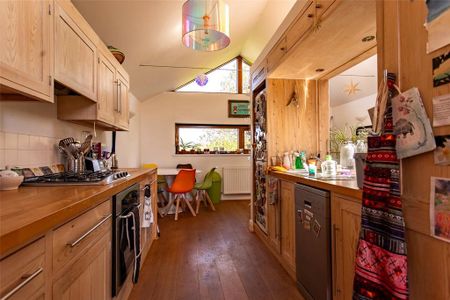 3 bedroom terraced house to rent - Photo 3