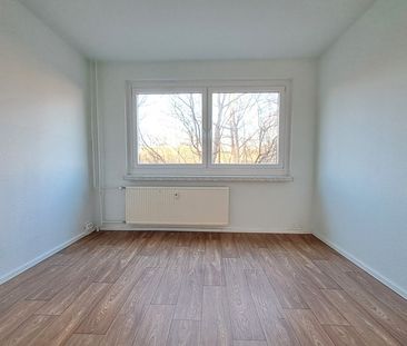 Großes Wohnzimmer + offener Grundriss + modernes Bad - Photo 5