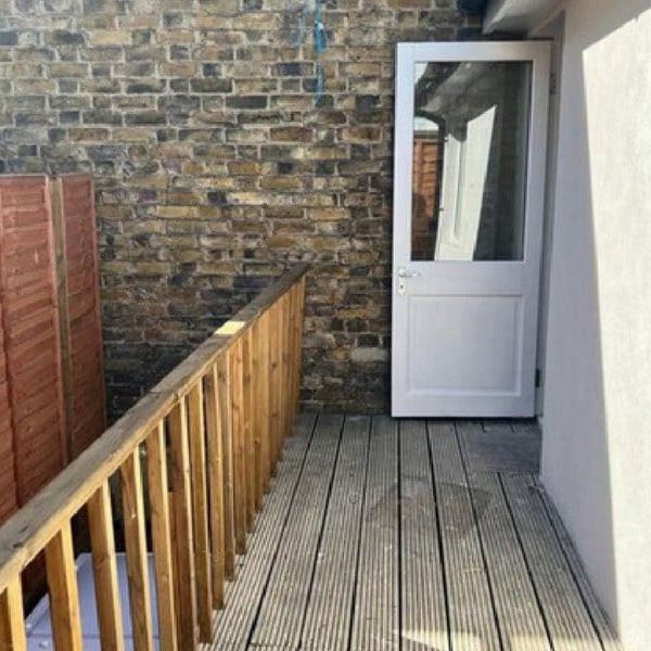 Room in a Shared House, Deptford High Street, SE8 - Photo 1