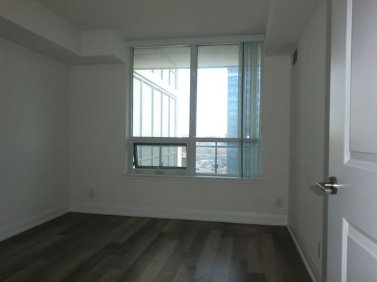 For Lease - 372 Highway 7 N/A Unit# #801, Richmond Hill, Ontario - Photo 1