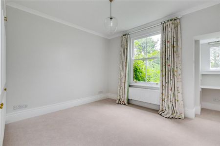 4 bedroom house in London - Photo 3