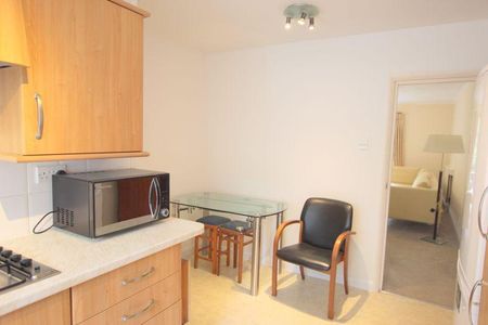2 bedroom flat to rent - Photo 5