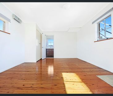 “Unique rooftop studio apartment” - Photo 1