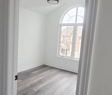 For Lease - 50 Rockman Crescent Unit# Upper, Brampton, Ontario - Photo 3