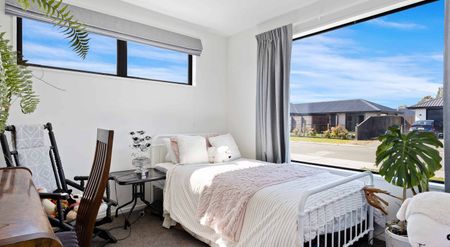 Modern Comfort in Ravenswood - Photo 4