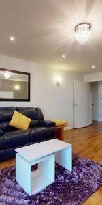 2 bedroom flat in 2 Biscayne Avenue - Photo 3