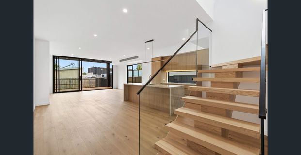 A Spacious Family Haven in the Heart of Niddrie - Photo 1