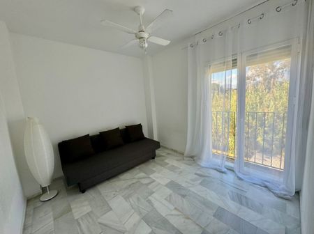 Middle Floor Apartment in Guadalmina Baja - Photo 3