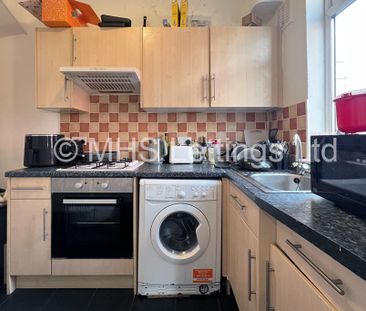 2 Bedroom Mid Terraced House for rent in Harold Place - Photo 5