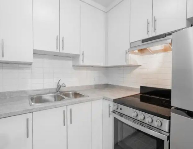 Villa Ariane | 1461 rue du College, Montreal - Photo 1