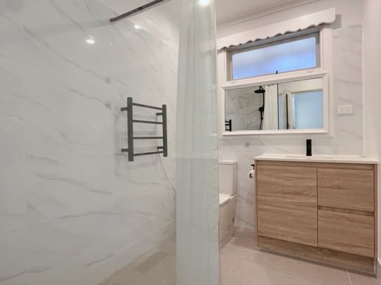 6 Christine Street, Viewbank - Photo 1