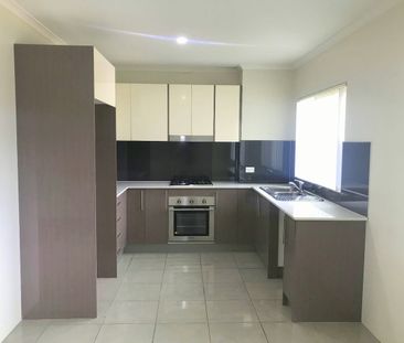 Sunny top floor unit - Photo 4