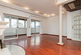 Apartamento T5 em Setúbal