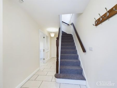 4 Plantation Court, Lisburn, BT27 5ET - Photo 3