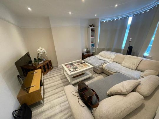 4 bedroom semi-detached house to rent - Photo 1