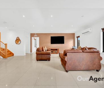 Family Home With Separate Driveway - Photo 2