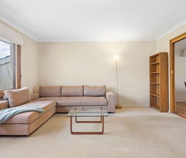 Beautiful 4 bedroom home on large block in the heart of Torrens. - Photo 3