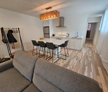 DISPONIBLE - Magnifique 3 1/2 rénové + cour + meubles @ louer - Photo 4