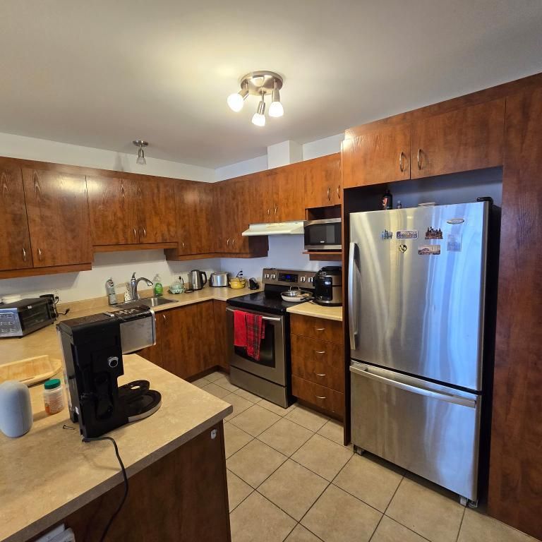 SPACIEUX 4½ LUMINEUX À LOUER – CHOMEDEY, LAVAL - Photo 1