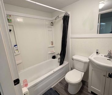 REDWOOD APARTMENTS - 17 - Photo 6