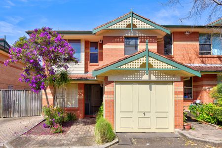 Three Bedroom Townhouse $870 per week! - Photo 4