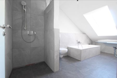 Erstbezug – Schöne 3 Zimmer Wohnung mit Balkon, Aufzug! - Foto 5