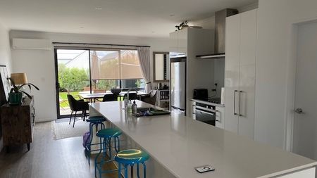 Fantastic in Hobsonville! - Photo 5