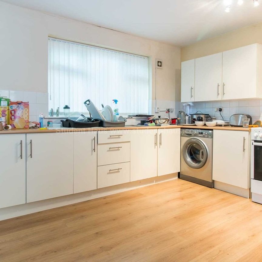 Room in a Shared House, Mildred Street, M7 - Photo 1
