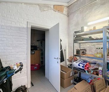 Ruime woning met 3 slaapkamers en zolder in Denderleeuw - Photo 2