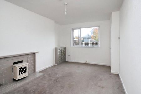 3 bedroom end of terrace house to rent - Photo 2