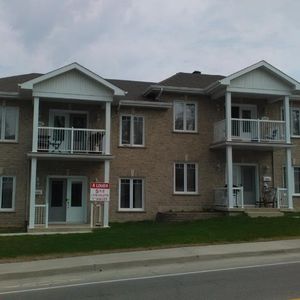 Beau grand 5 1/2 Fleurimont - Photo 2