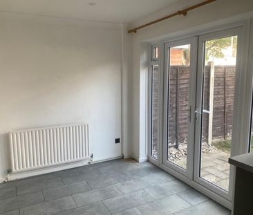 3 bedroom House To Let - Photo 6