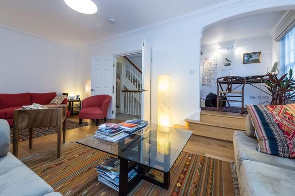 3 bedroom mews to rent - Photo 1