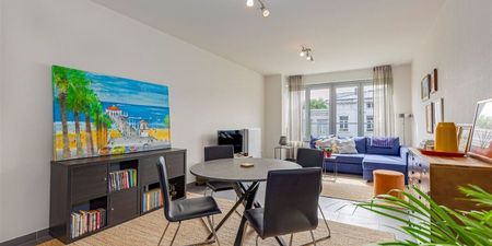 Appartement te huur in Antwerpen voor € 900 met 1 slaapkamer - Photo 2