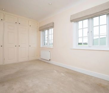 2 Bedroom Cottage - Photo 3