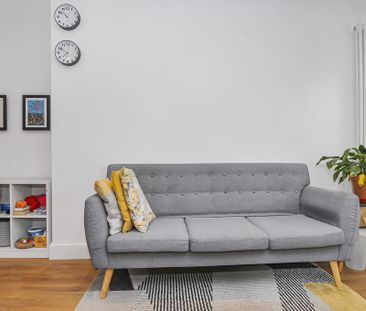 4 bedroom semi-detached house to rent - Photo 3