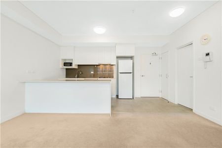 Spacious one bedder with study - walk everywhere! - Photo 3