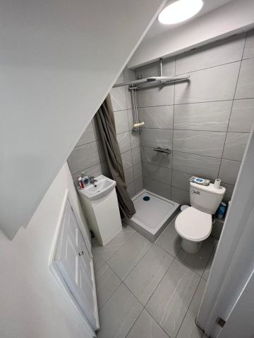 Studio Flat, Meadow Close, EN5 - Photo 4