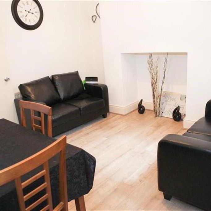 3 College Place North, Belfast, BT1 6BE - Photo 1