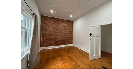 Charming & Spacious 3-Bedroom 1-Bathroom Home in Prime Croydon - Photo 2