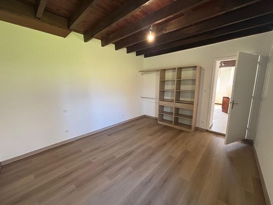 Maison mitoyenne Saint Pierre Du Mont 2 pièces 59.16 m2, - Photo 1