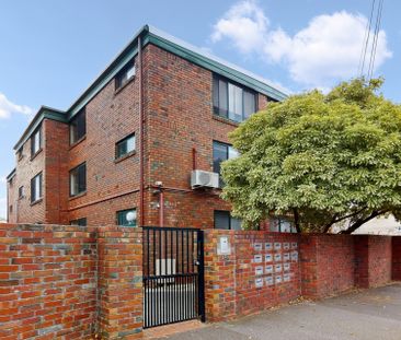 Stylish Inner-City Living in the Heart of Fitzroy - Photo 2