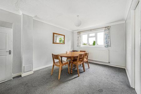 5 bedroom link detached house to rent - Photo 4